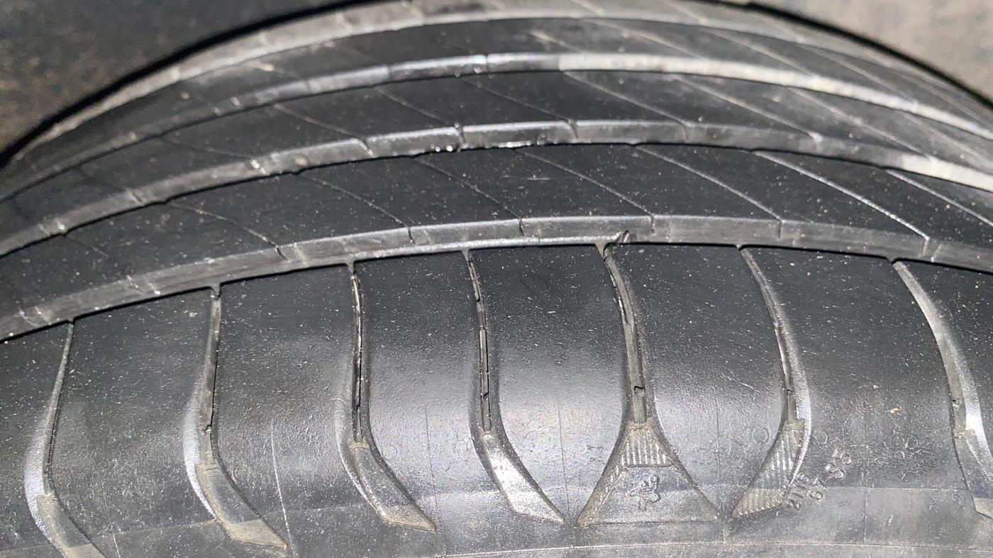 2021 Volkswagen Polo TRENDLINE 1.0L, Petrol, Manual, 26,271 km, Left Rear Tyre Tread