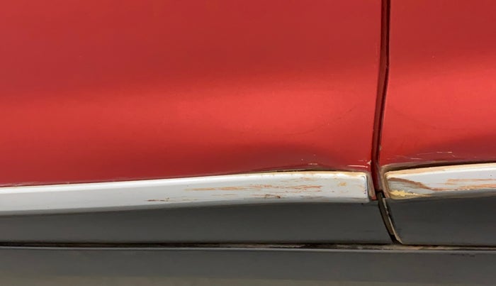 2016 Maruti Vitara Brezza VDI, Diesel, Manual, 86,670 km, Front passenger door - Slightly dented