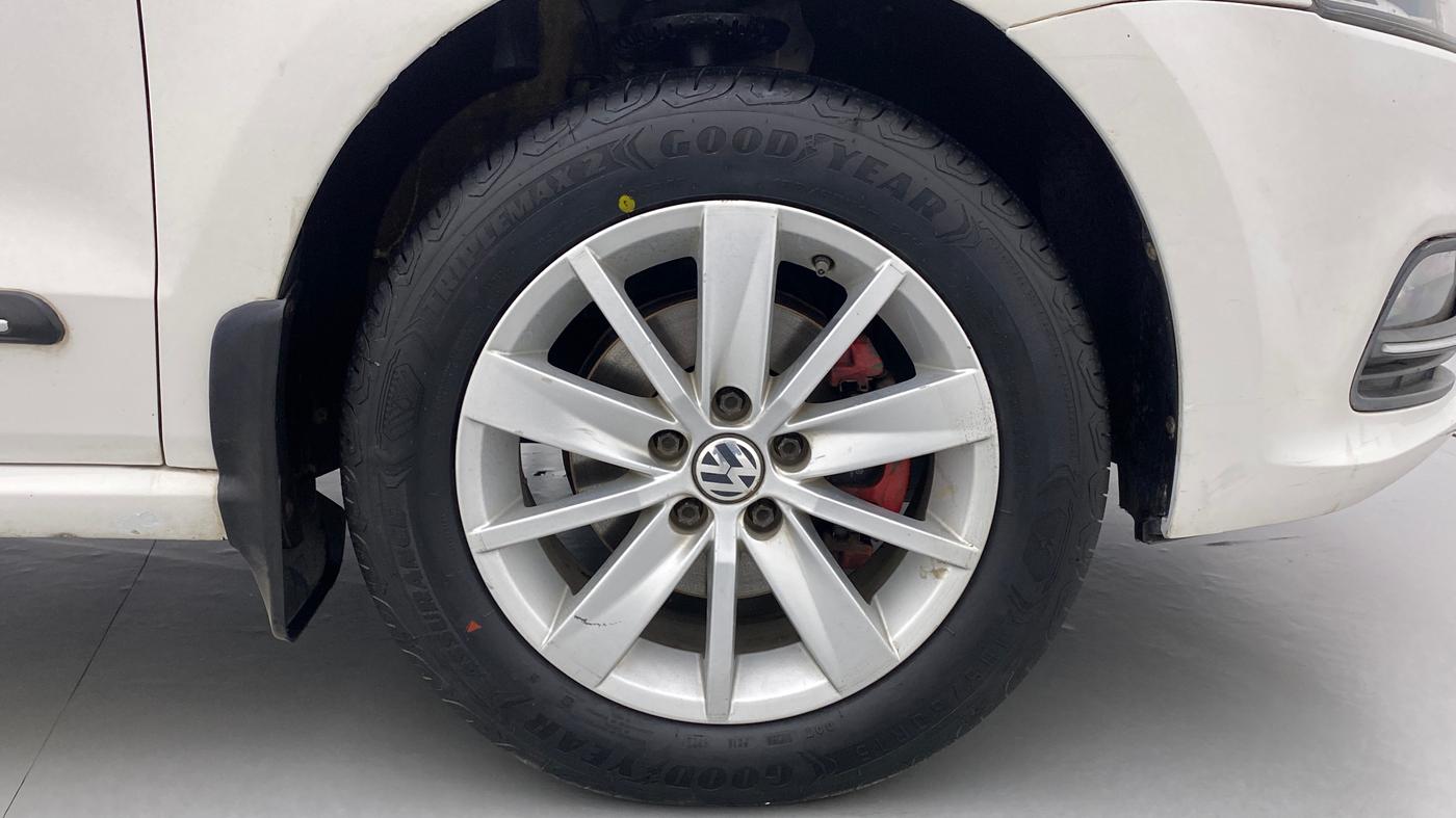 2016 Volkswagen Polo HIGHLINE1.2L PETROL, Petrol, Manual, 75,725 km, Right Front Wheel