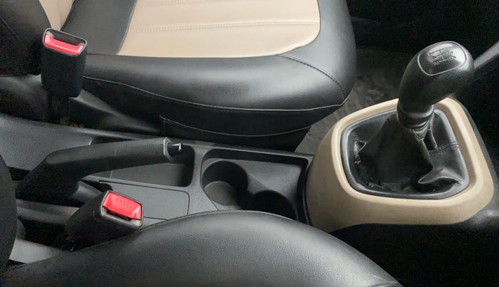 2014 Hyundai Grand i10 MAGNA 1.2 KAPPA VTVT, Petrol, Manual, 1,40,069 km, Gear Lever