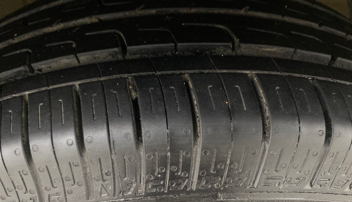 2017 Maruti Baleno DELTA PETROL 1.2, Petrol, Manual, 31,675 km, Right Front Tyre Tread