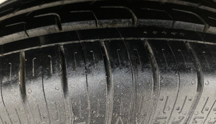 2017 Maruti Baleno DELTA PETROL 1.2, Petrol, Manual, 31,675 km, Right Rear Tyre Tread