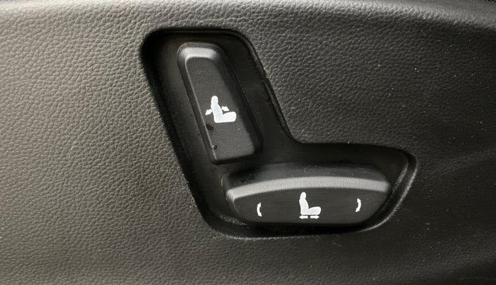 2019 MG HECTOR SHARP HYBRID 1.5 PETROL, Petrol, Manual, 20,703 km, Driver Side Adjustment Panel