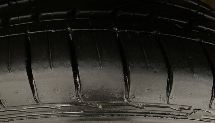 2019 MG HECTOR SHARP HYBRID 1.5 PETROL, Petrol, Manual, 20,703 km, Left Front Tyre Tread