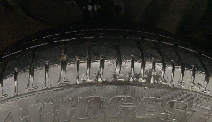 2015 Hyundai Creta SX PLUS AT 1.6 DIESEL, Diesel, Automatic, 86,031 km, Right Front Tyre Tread