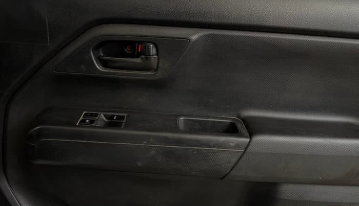 2020 Maruti New Wagon-R LXI CNG 1.0, CNG, Manual, 78,218 km, Driver Side Door Panels Control