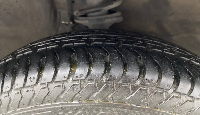 2014 Maruti Alto K10 VXI, Petrol, Manual, 70,435 km, Right Front Tyre Tread