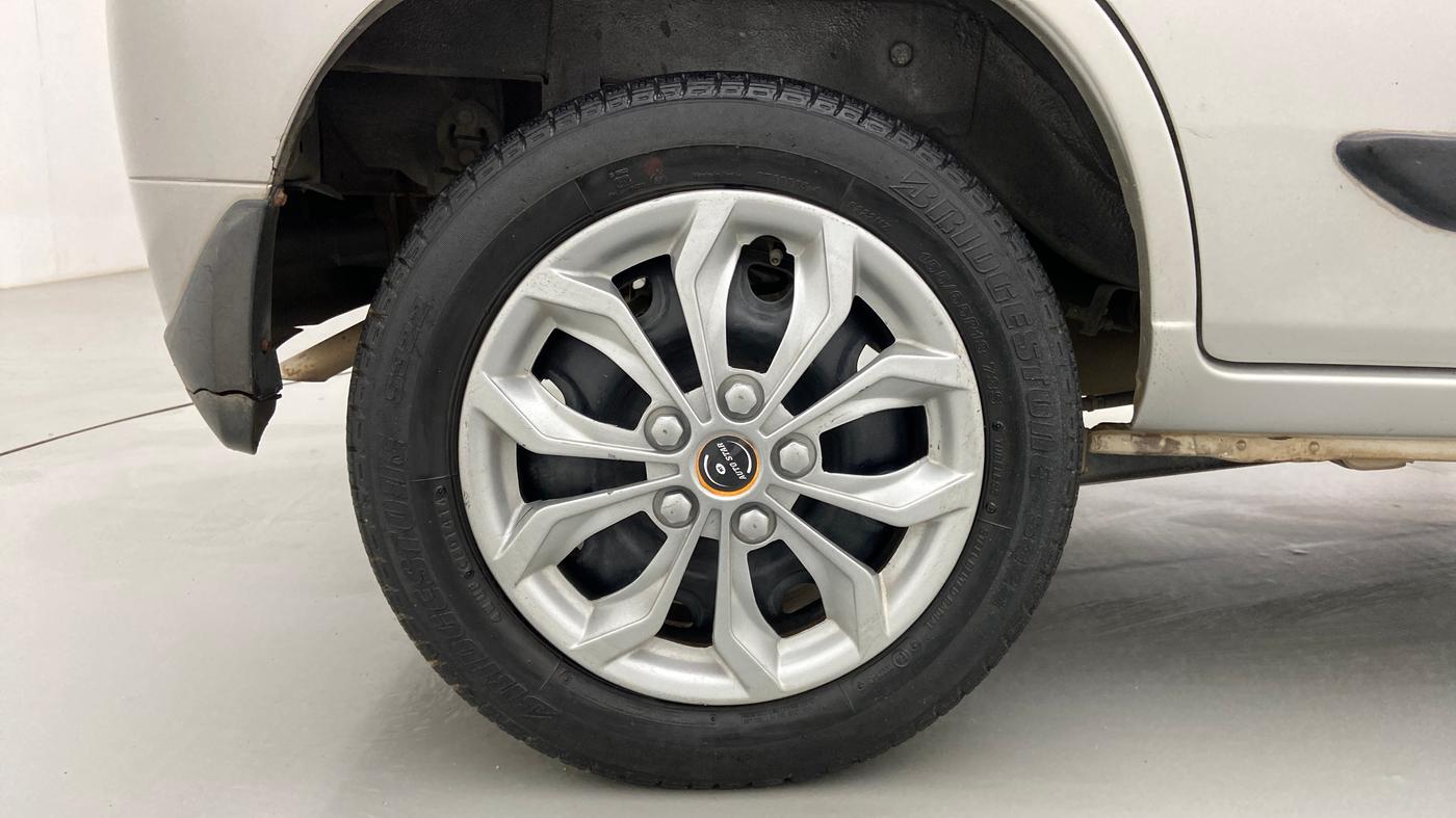 2014 Maruti Alto K10 VXI, Petrol, Manual, 70,435 km, Right Rear Wheel
