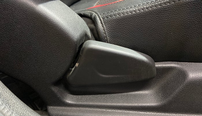 2019 Renault Kwid RXT 1.0 AMT (O), Petrol, Automatic, 45,612 km, Driver Side Adjustment Panel