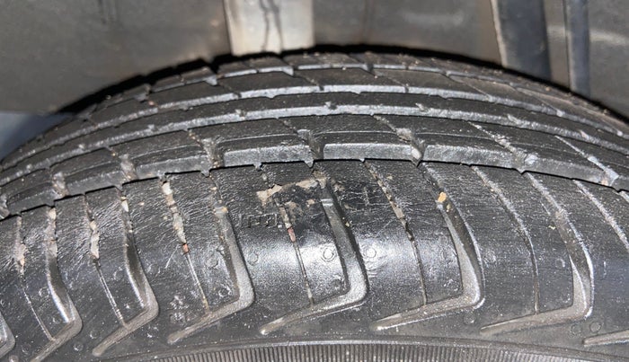 2019 Renault Kwid RXT 1.0 AMT (O), Petrol, Automatic, 45,612 km, Right Rear Tyre Tread