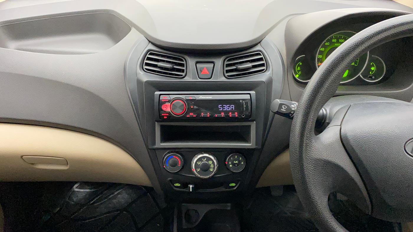 2014 Hyundai Eon MAGNA +, Petrol, Manual, 97,619 km, Air Conditioner
