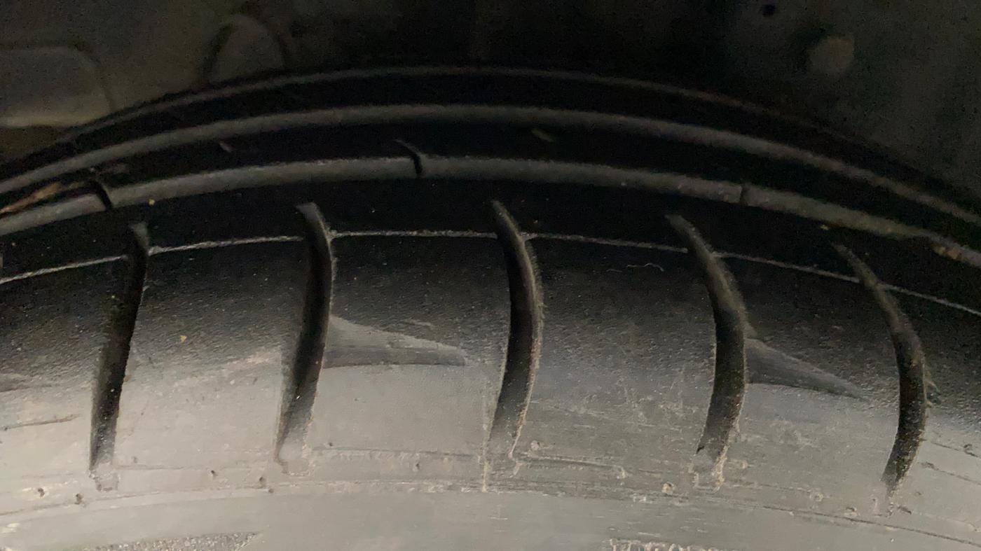 2014 Hyundai Eon MAGNA +, Petrol, Manual, 97,619 km, Right Rear Tyre Tread
