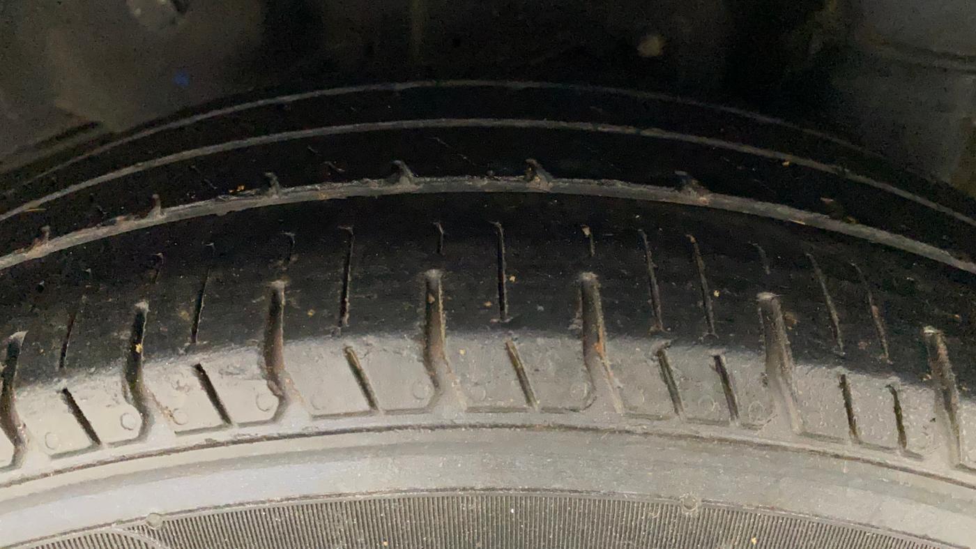 2014 Hyundai Eon MAGNA +, Petrol, Manual, 97,619 km, Left Rear Tyre Tread
