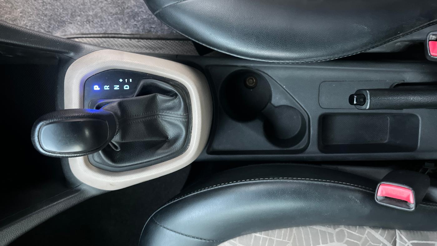 2017 Hyundai Grand i10 MAGNA AT 1.2 KAPPA VTVT, Petrol, Automatic, 42,730 km, Gear Lever