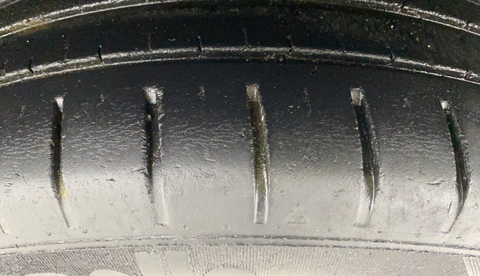 2021 Toyota Glanza G, Petrol, Manual, 70,413 km, Left Front Tyre Tread