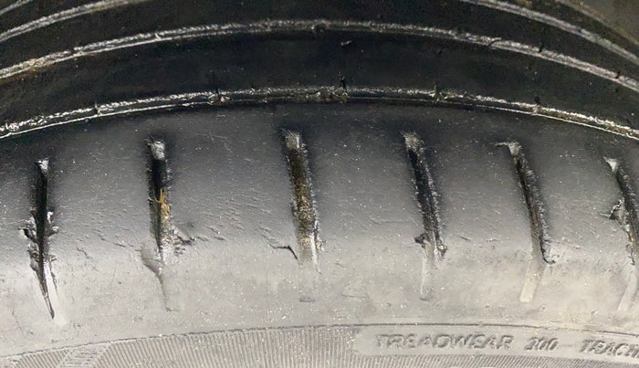 2021 Toyota Glanza G, Petrol, Manual, 70,413 km, Right Front Tyre Tread