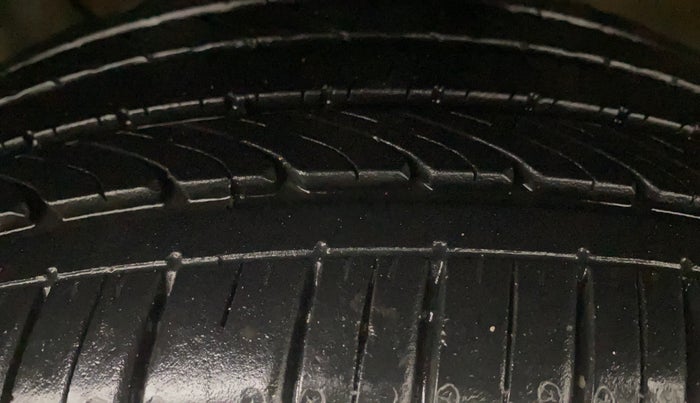 2015 Hyundai Elite i20 ASTA 1.2, Petrol, Manual, 34,598 km, Left Front Tyre Tread