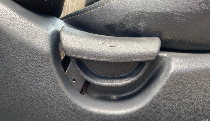 2016 Hyundai Grand i10 SPORTZ 1.2 KAPPA VTVT, Petrol, Manual, 93,454 km, Driver Side Adjustment Panel