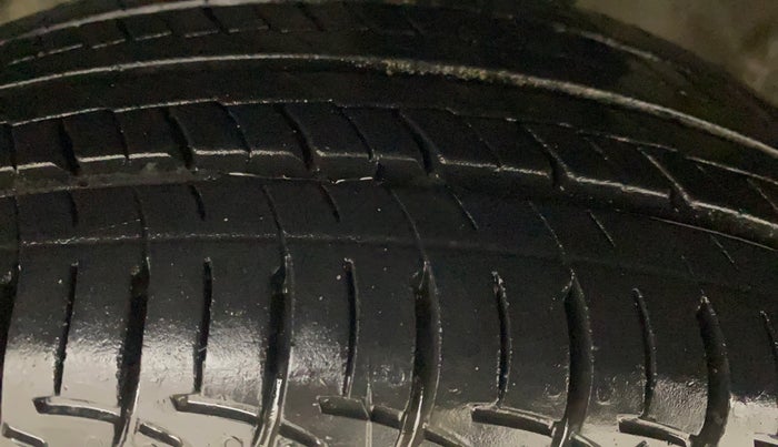 2016 Hyundai Grand i10 SPORTZ 1.2 KAPPA VTVT, Petrol, Manual, 93,454 km, Left Front Tyre Tread