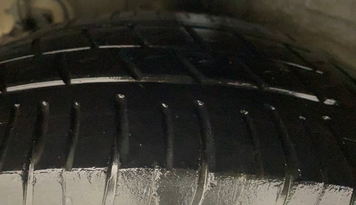 2016 Hyundai Grand i10 SPORTZ 1.2 KAPPA VTVT, Petrol, Manual, 93,454 km, Right Rear Tyre Tread