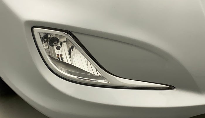 2013 Hyundai Verna FLUIDIC 1.6 VTVT SX, Petrol, Manual, 45,636 km, Right fog light - Not working