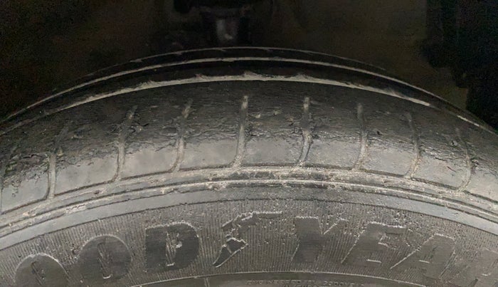 2015 Maruti Celerio VXI AMT, Petrol, Automatic, 76,542 km, Right Front Tyre Tread