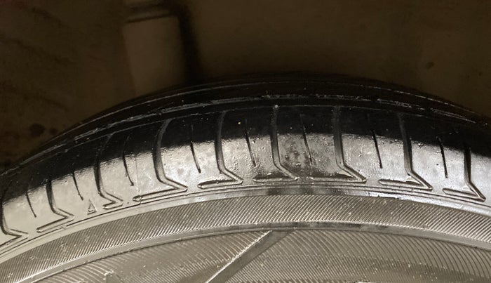 2013 Honda Amaze 1.5L I-DTEC S, Diesel, Manual, 71,419 km, Right Rear Tyre Tread