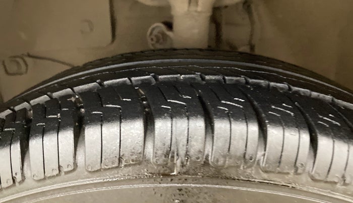 2013 Honda Amaze 1.5L I-DTEC S, Diesel, Manual, 71,419 km, Left Front Tyre Tread