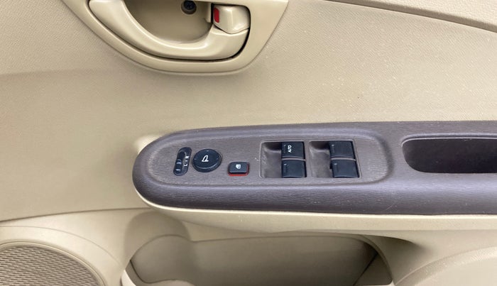 2013 Honda Amaze 1.5L I-DTEC S, Diesel, Manual, 71,419 km, Driver Side Door Panels Control