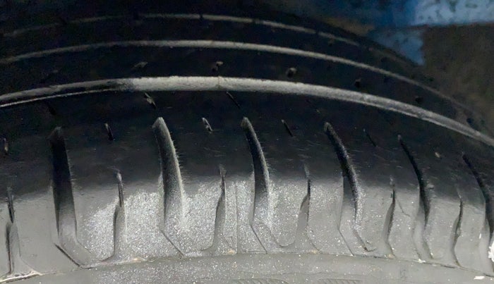 2014 Honda Brio S MT, Petrol, Manual, 54,104 km, Right Rear Tyre Tread