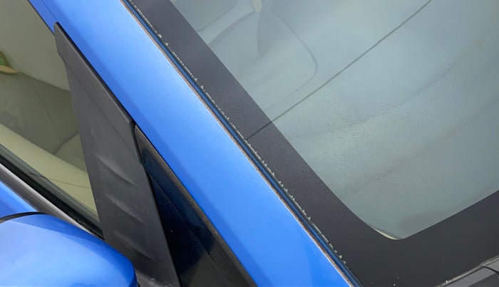 2014 Honda Brio S MT, Petrol, Manual, 54,104 km, Right A pillar - Paint is slightly faded