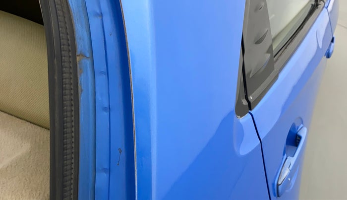 2014 Honda Brio S MT, Petrol, Manual, 54,104 km, Right C pillar - Paint is slightly faded