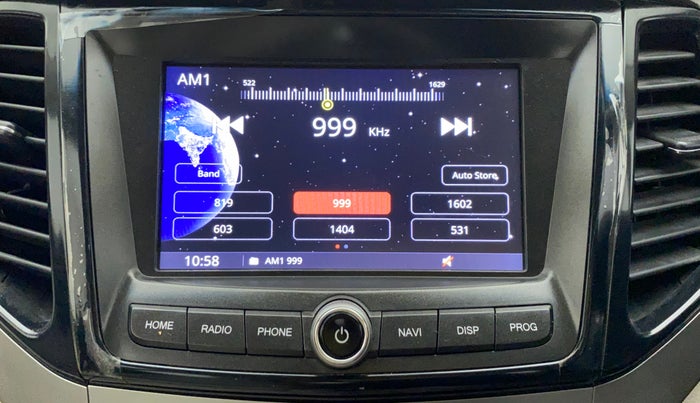 2021 Mahindra XUV300 W8 (O) 1.2 PETROL AMT, Petrol, Automatic, 17,012 km, Infotainment System
