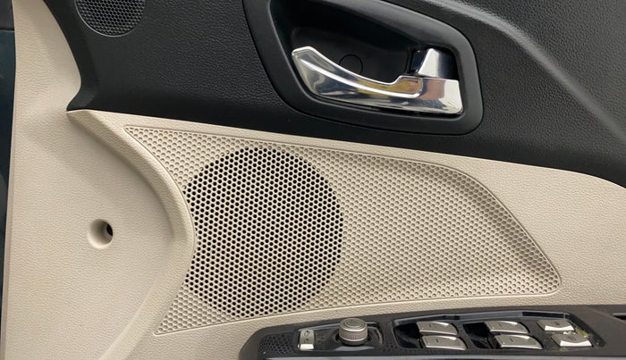 2021 Mahindra XUV300 W8 (O) 1.2 PETROL AMT, Petrol, Automatic, 17,012 km, Speaker