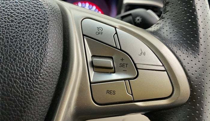 2021 Mahindra XUV300 W8 (O) 1.2 PETROL AMT, Petrol, Automatic, 17,012 km, Adaptive Cruise Control