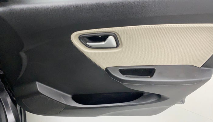 2019 Maruti Alto VXI, Petrol, Manual, 57,647 km, Driver Side Door Panels Control