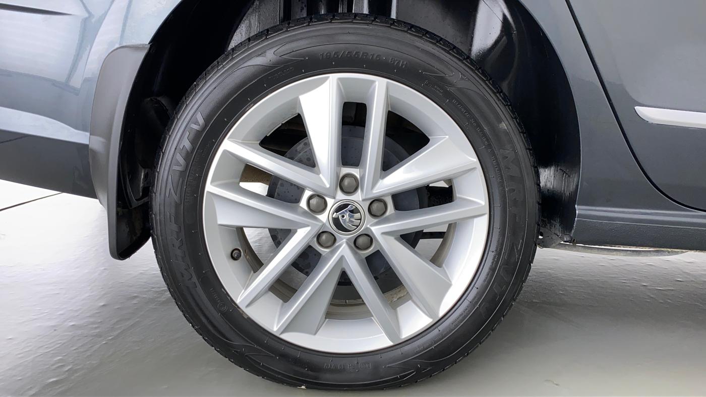 2020 Skoda Rapid STYLE 1.0TSI MT, Petrol, Manual, 16,283 km, Right Rear Wheel