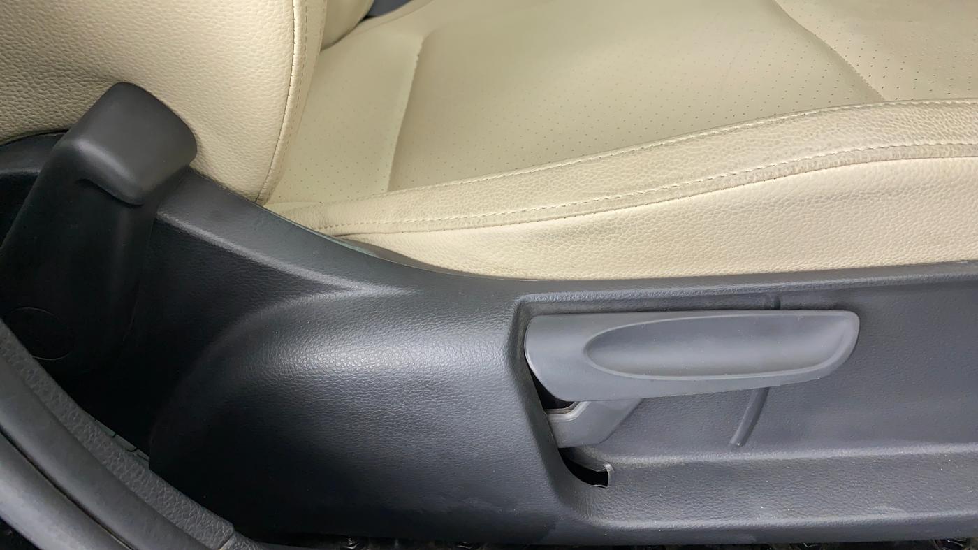 2020 Skoda Rapid STYLE 1.0TSI MT, Petrol, Manual, 16,283 km, Driver Side Adjustment Panel