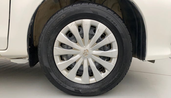 2017 Toyota Etios Liva V, Petrol, Manual, 37,402 km, Right Front Tyre