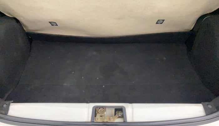 2017 Toyota Etios Liva V, Petrol, Manual, 37,402 km, Boot Inside View
