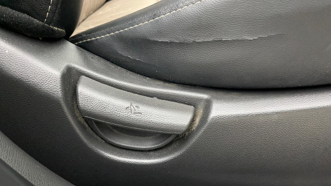 2019 Hyundai Grand i10 MAGNA 1.2 KAPPA VTVT, CNG, Manual, 51,079 km, Driver Side Adjustment Panel