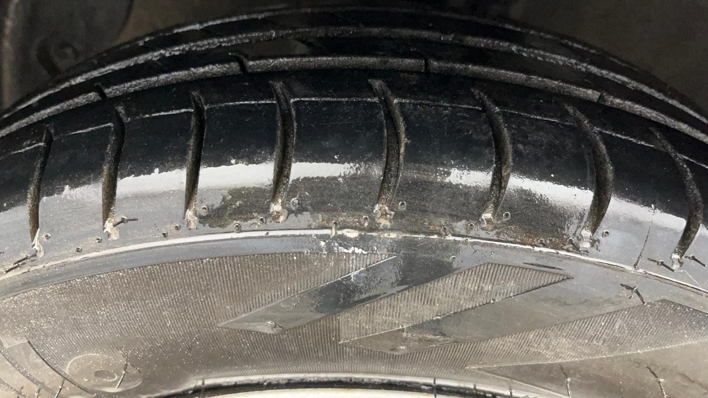 2019 Hyundai Grand i10 MAGNA 1.2 KAPPA VTVT, CNG, Manual, 51,079 km, Left Front Tyre Tread