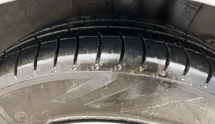 2019 Hyundai Grand i10 MAGNA 1.2 KAPPA VTVT, CNG, Manual, 51,029 km, Left Rear Tyre Tread