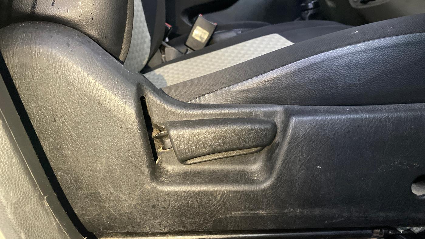 2020 Maruti Alto LXI, Petrol, Manual, 32,553 km, Driver Side Adjustment Panel