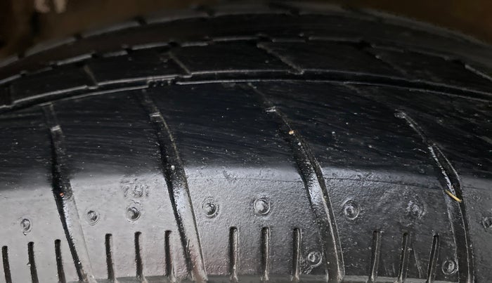 2019 Maruti Celerio VXI CNG OPT, CNG, Manual, 28,154 km, Right Rear Tyre Tread