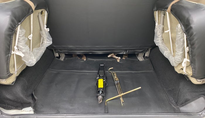 2022 Mahindra Bolero B6 (O), Diesel, Manual, 20,376 km, Boot Inside