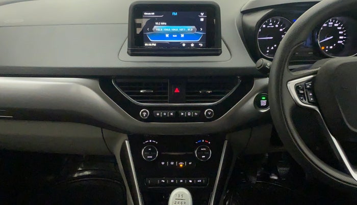 2017 Tata NEXON XZ PLUS PETROL, Petrol, Manual, 38,161 km, Air Conditioner