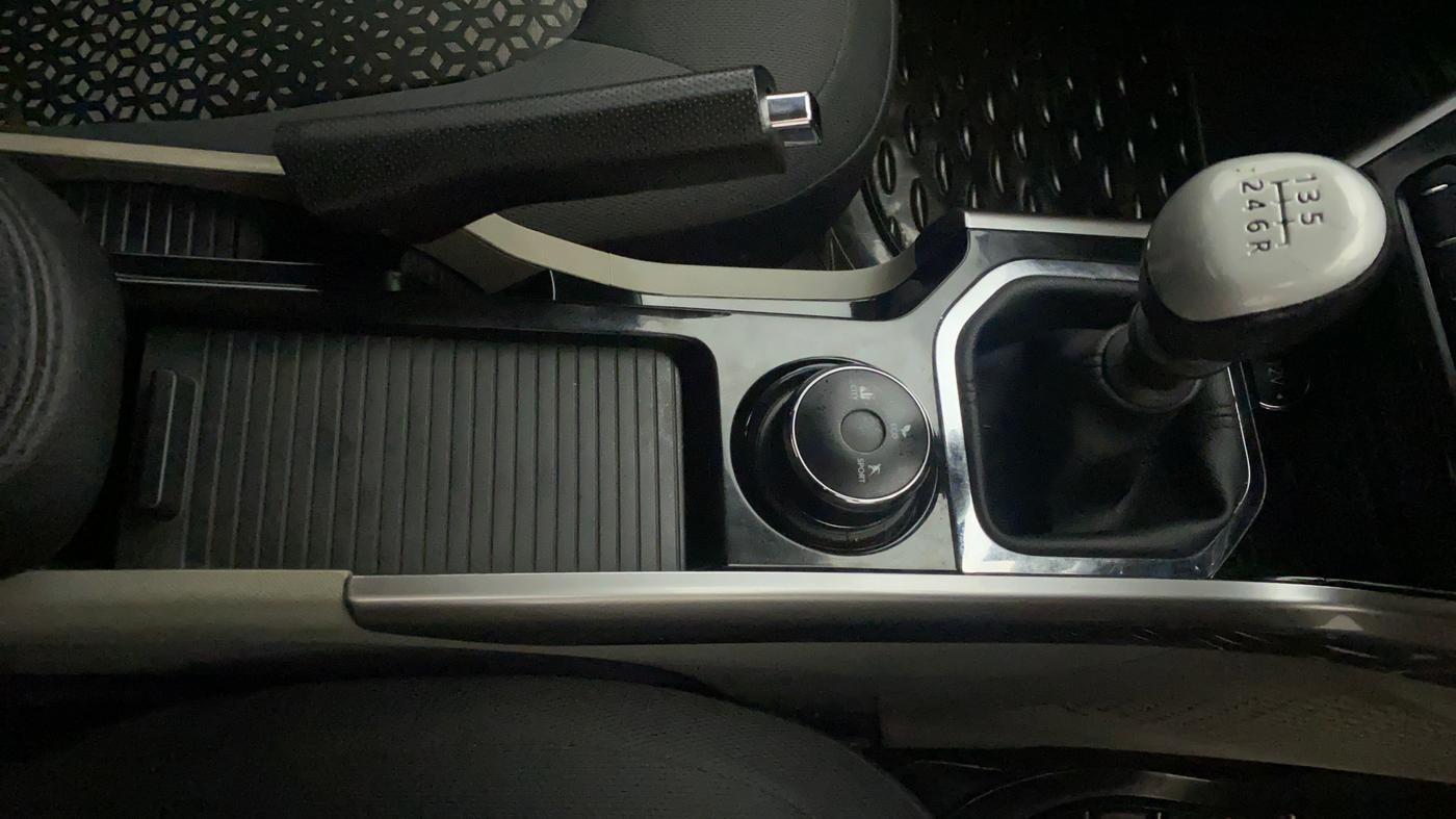 2017 Tata NEXON XZ PLUS PETROL, Petrol, Manual, 38,161 km, Gear Lever