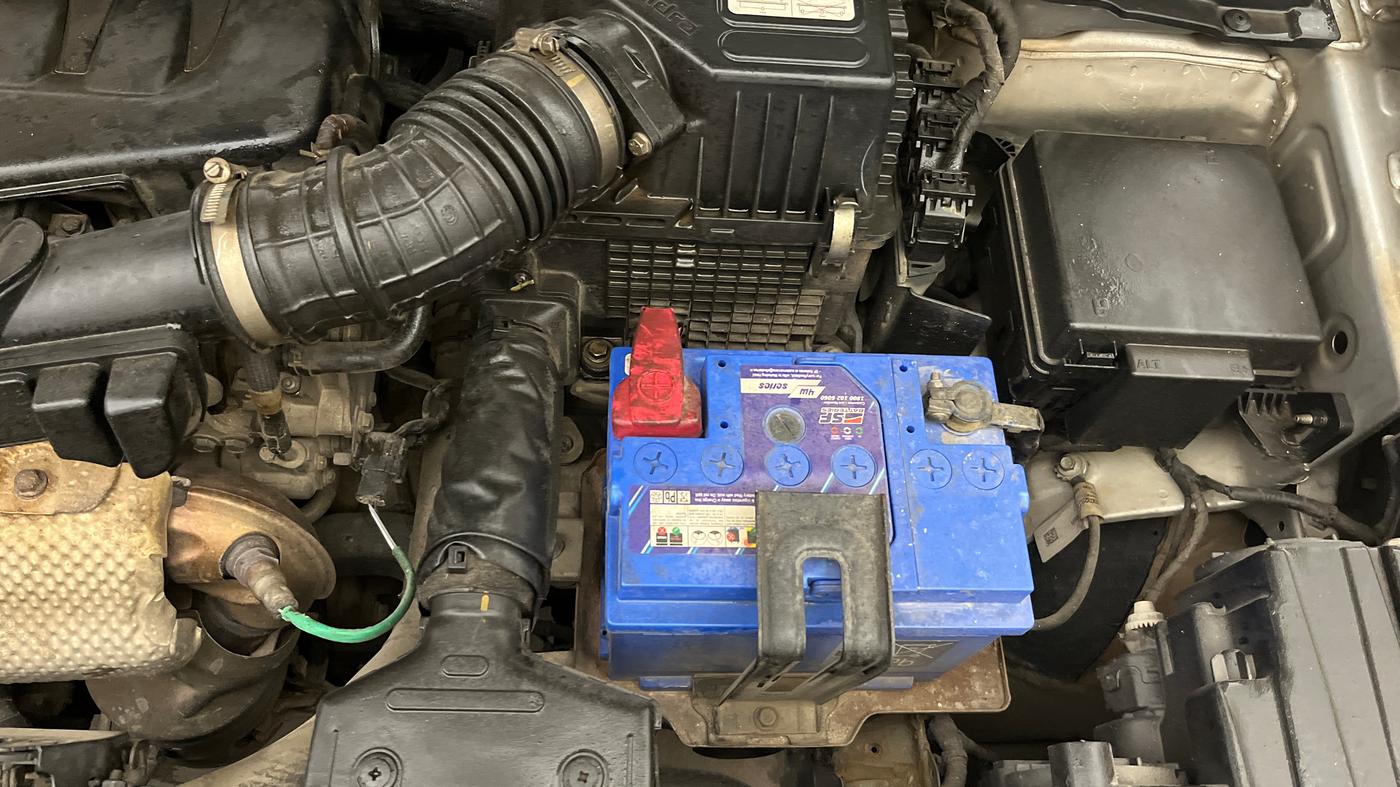 2022 Mahindra XUV300 W8 1.2 PETROL, Petrol, Manual, 29,466 km, Engine View - Left