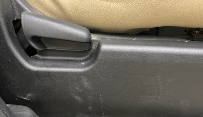 2018 Maruti Wagon R 1.0 VXI, Petrol, Manual, 39,266 km, Driver Side Adjustment Panel